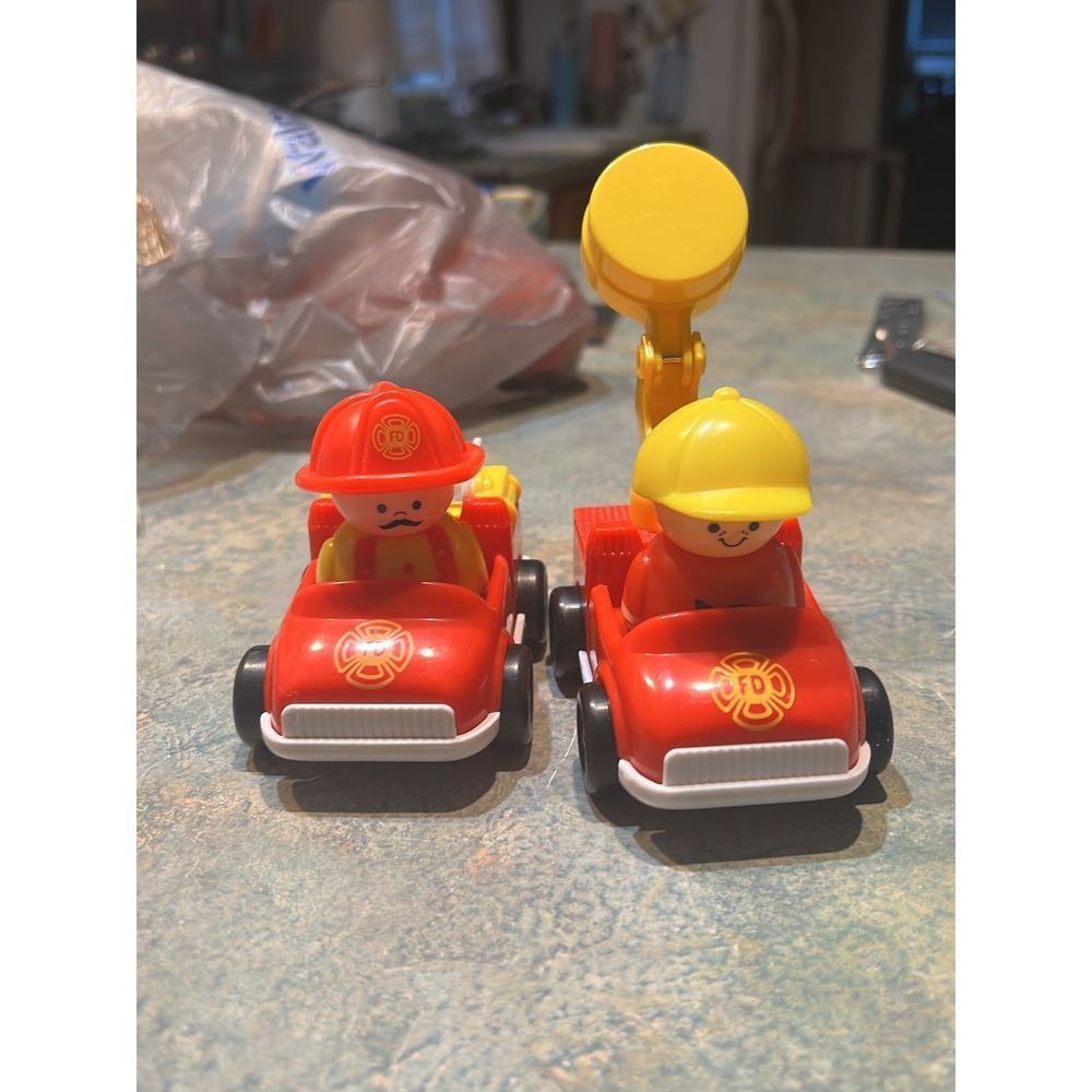 Vintageb90s Shelcore Toys Tow Truck Driver Fireman Set Of 2 Play Figures Vintage
